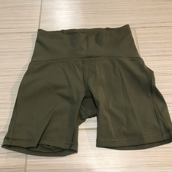 Lululemon Train Times Short (6") Sz 4 Sage *NWOT* - Picture 5 of 7